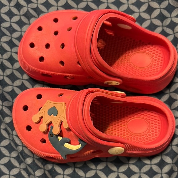 Kids Pink Clogs - Picture 2 of 3